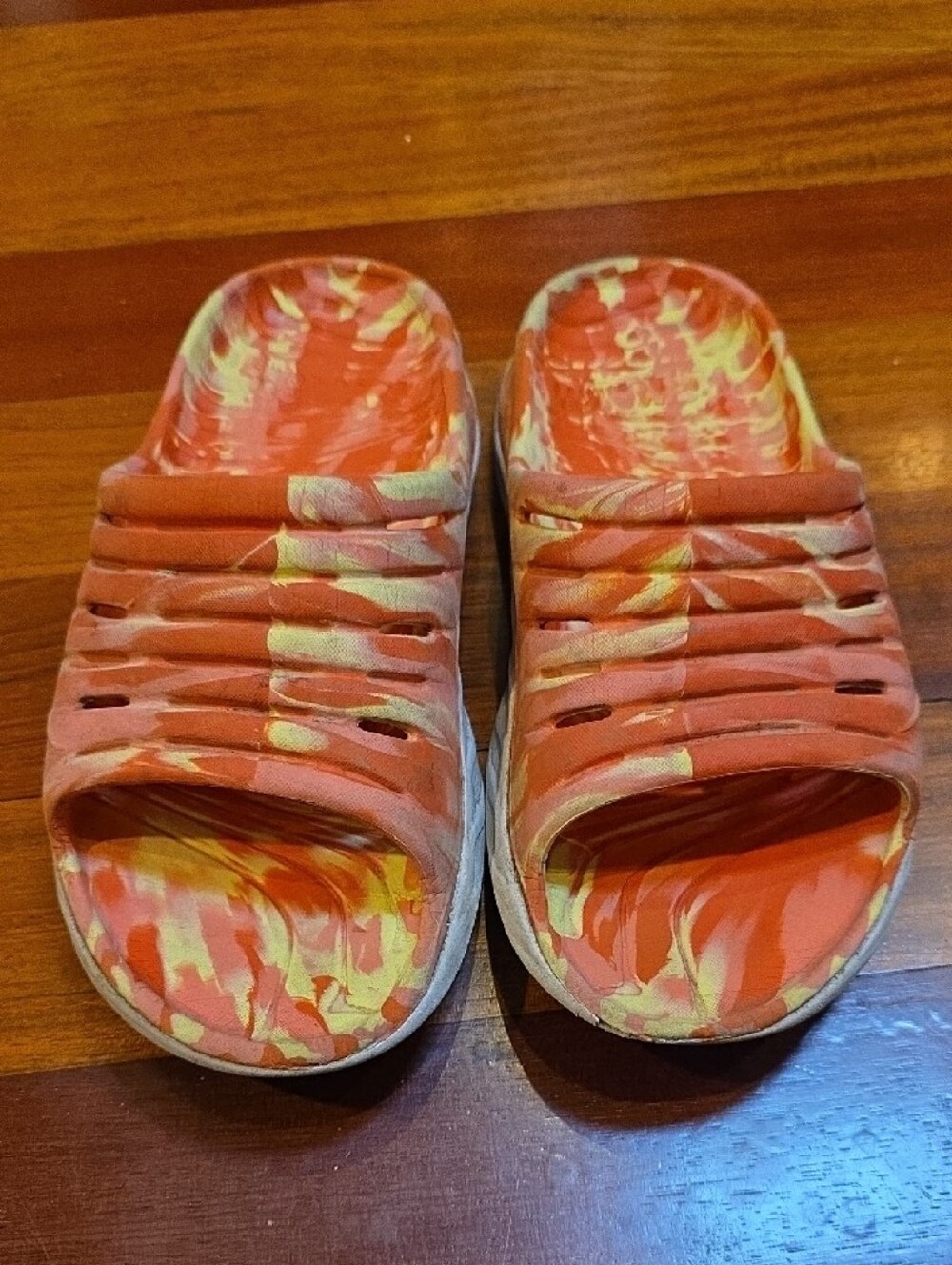 Marbled Coral & Yellow Slide Sandals